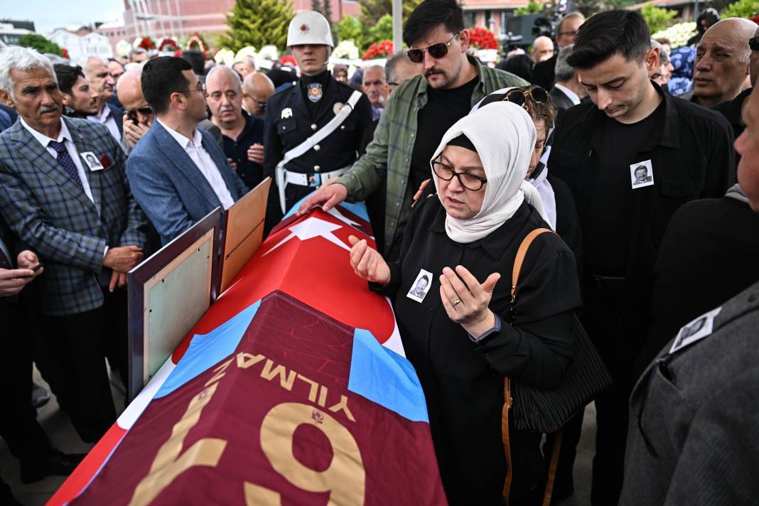Süleyman Soylu ile İmamoğlu Mehmet Ali Yılmaz'ın cenazesinde aynı karede. İşte Soylu'nun hali 22